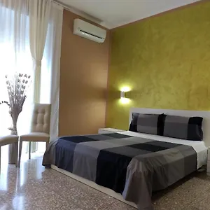 https://roman-holidays-house-marconi.it-romehotels.com