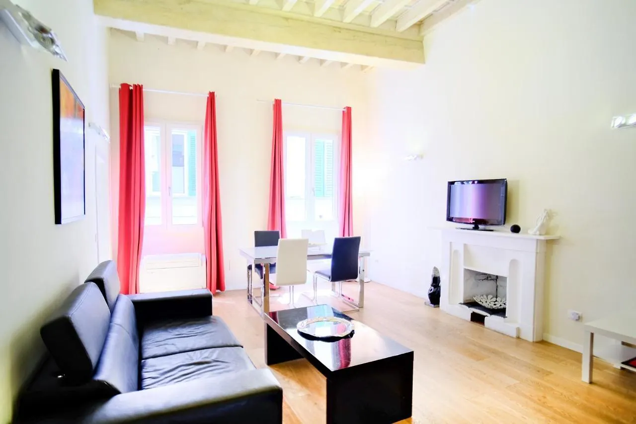 Fiorino Boutique Apartment Florença 0*,  Itália